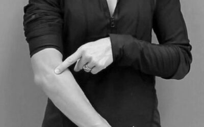 Lateral Elbow Continuum Distortion